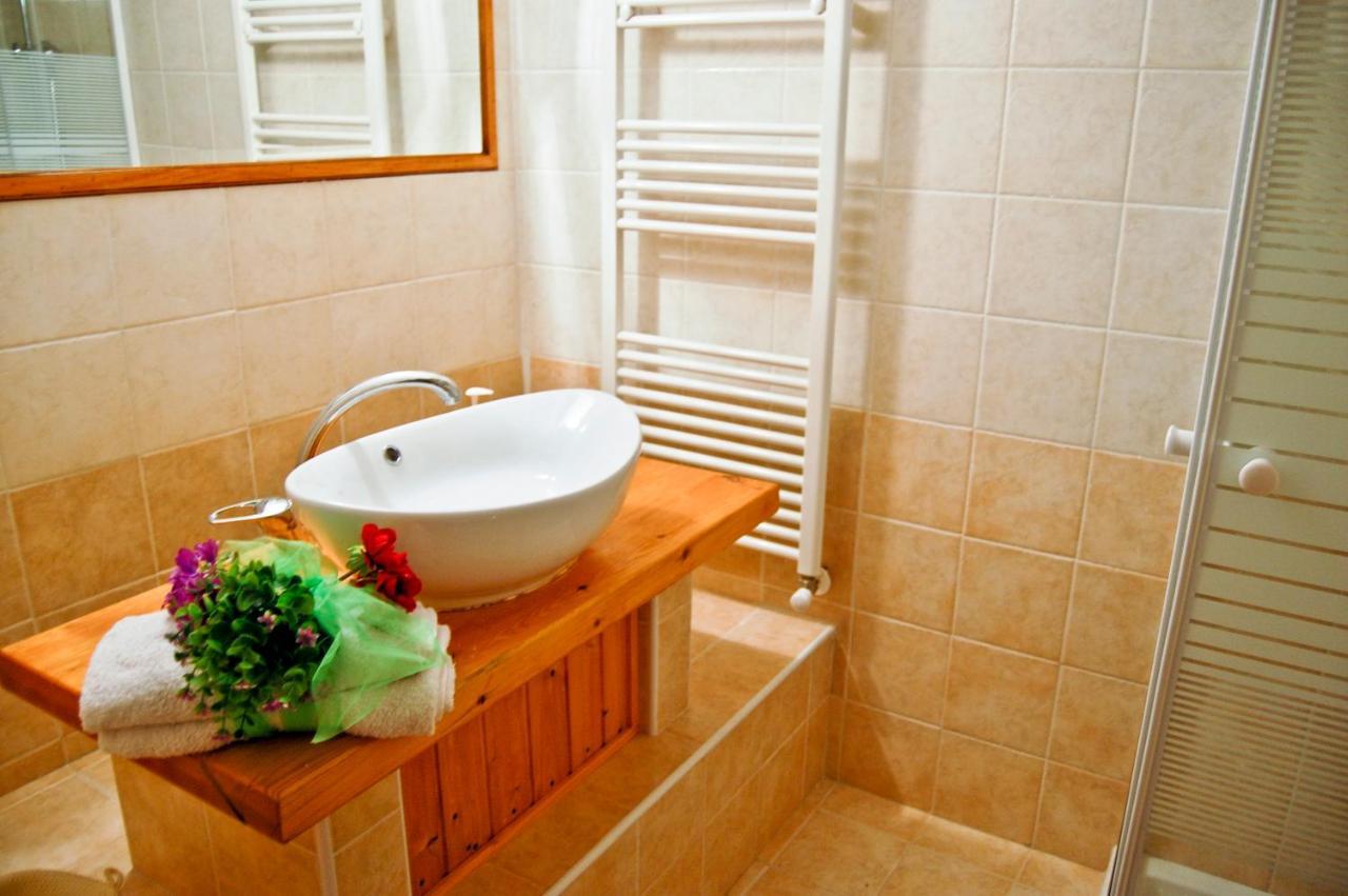 Le Fate Umbria Bed and Breakfast Sellano Rum bild