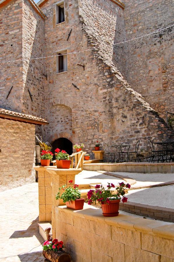 Le Fate Umbria Bed and Breakfast Sellano Exteriör bild